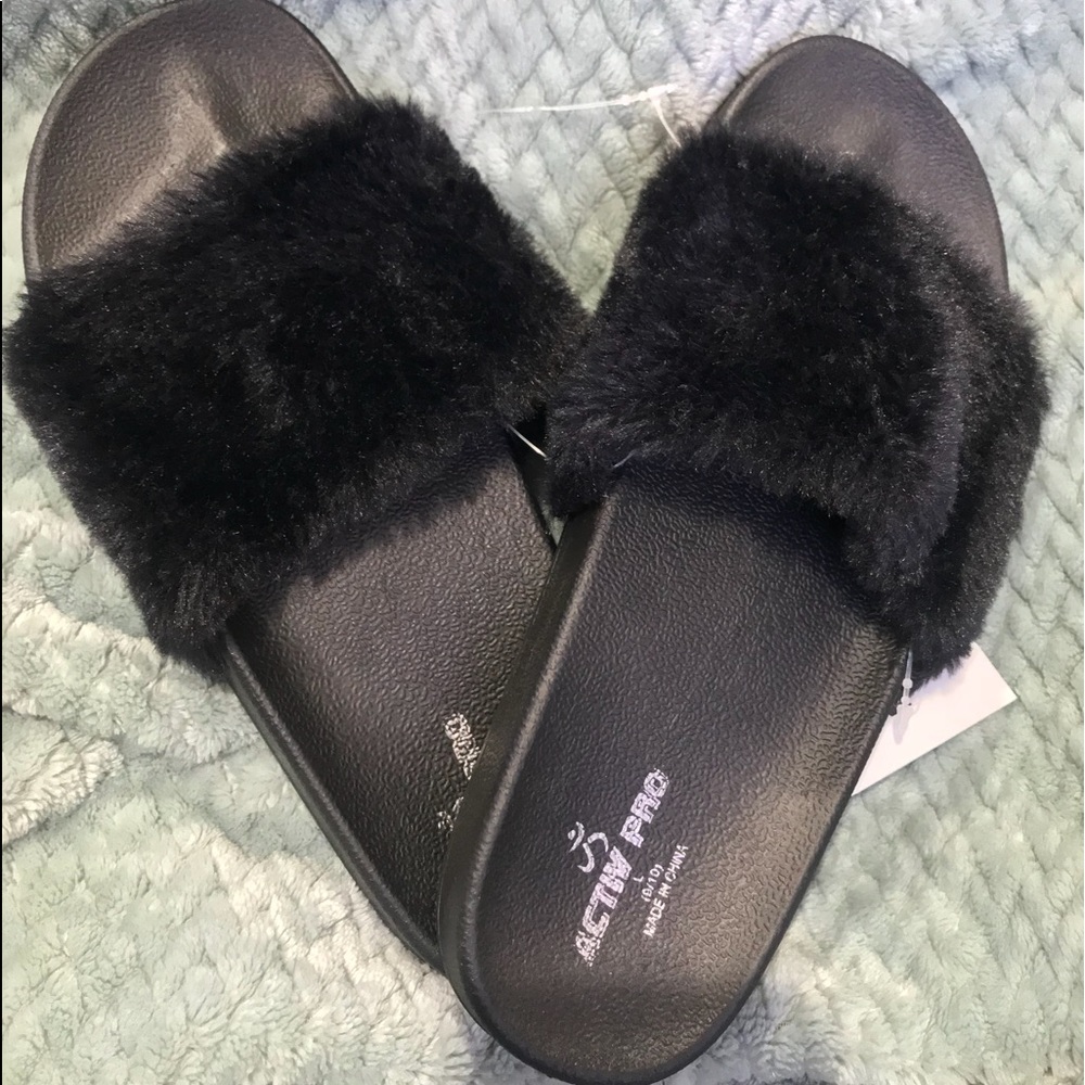 Fluffy sandals